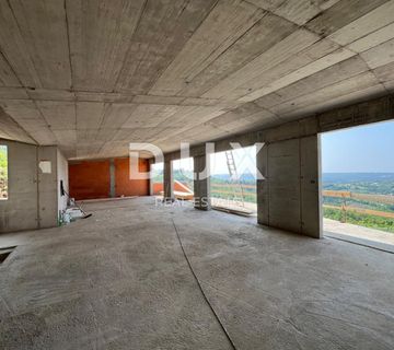 ISTRA, KRASICA - moderna samostojeća vila s bazenom s panoramskim pogledom i garažom - cover