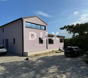 ISTRA, GRAČIŠĆE - Novogradnja s prostranom okućnicom - cover