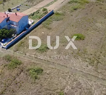 ZADAR, NIN - Građevinsko zemljište sa građevinskom dozvolom za dvojnu kuću! - cover