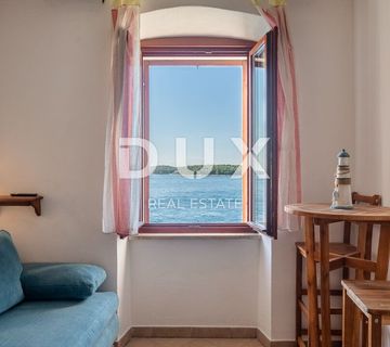 ISTRA, ROVINJ - 1SS+DB stan smješten prvi red do mora s privatnom plažom - cover