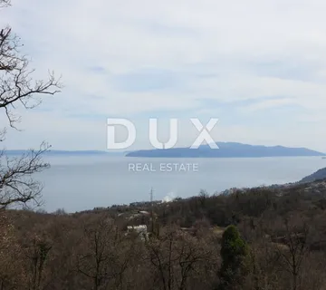 OPATIJA, IČIĆI, POLJANE- građevinsko zemljište 972m2 s GRAĐ. DOZVOLOM i s pogledom na more za obiteljsku kuću/ villu/ stambenu zgradu-stanove -apartmane/ kuću za iznajmljivanje - odmor s bazenom - cover