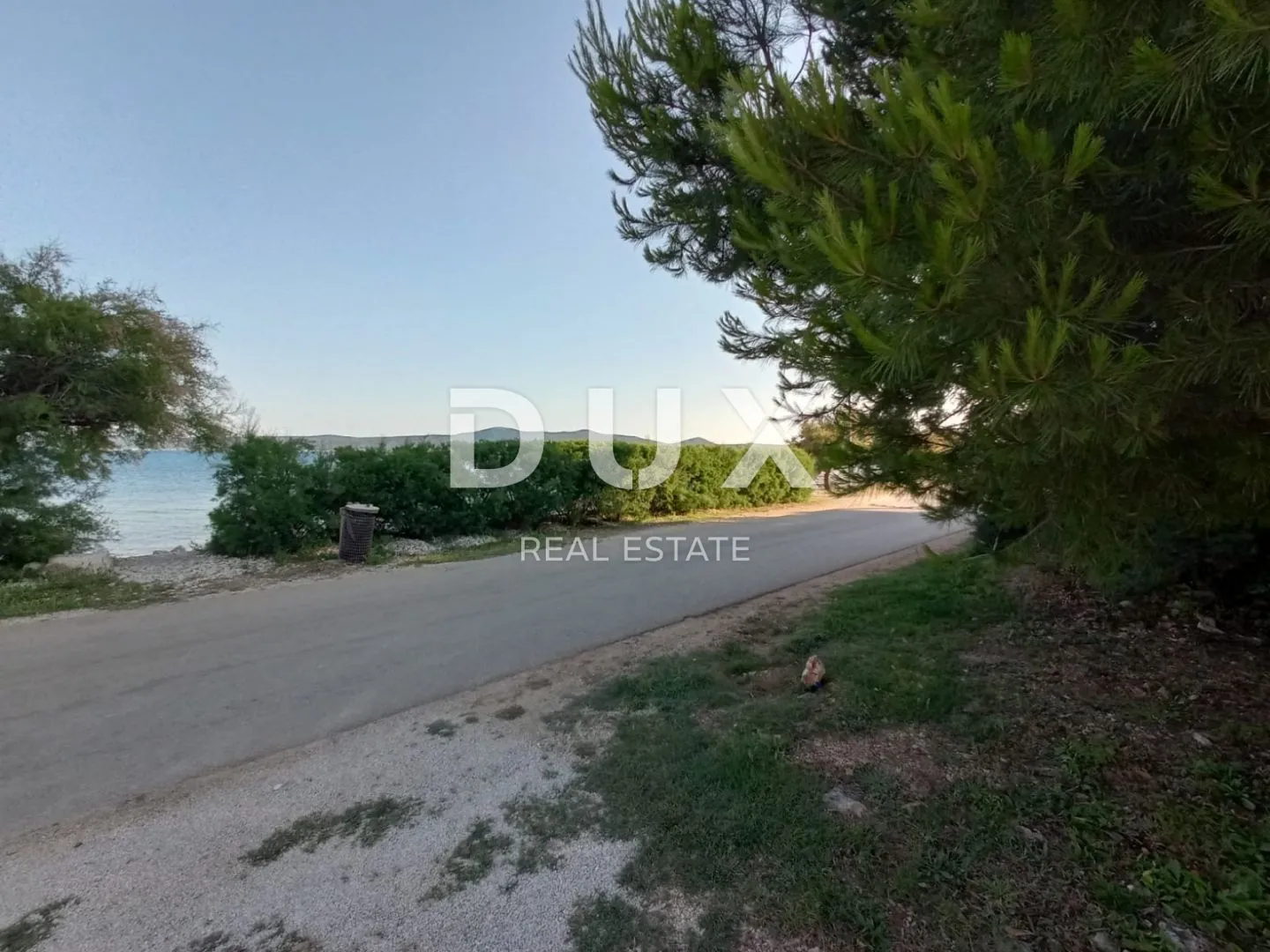 ZADAR, SUKOŠAN - Građevinsko zemljište 1. red od mora - cover