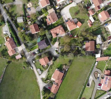 GROBNIK - Kuća 320m2 sa 2 dvoetažna stana - cover