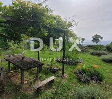 OTOK KRK, PUNAT - Poljoprivredno zemljište sa kućicom i panoramskim pogledom na more! - cover