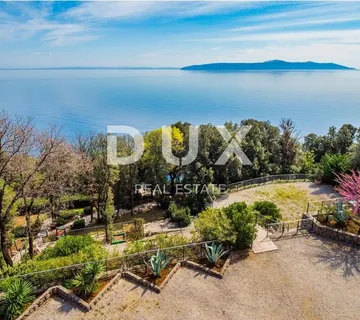 OPATIJA, MOŠĆENIČKA DRAGA - Investicijski dragulj: Vila na osami, prvi red do mora - cover