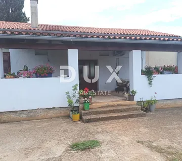 ISTRA, VALTURA - Prizemnica s dvorištem na mirnoj lokaciji - 2 km od mora! - cover