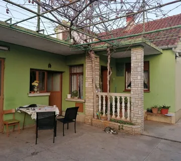 ISTRA,FAŽANA- Obiteljska kuća 150m od mora! - cover
