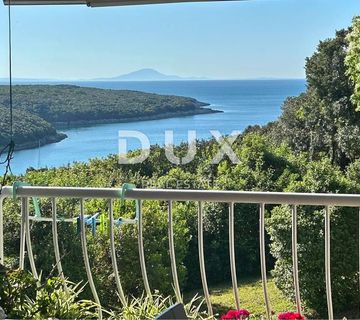 ISTRA, DUGA UVALA - Studio apartman s predivnom terasom - POGLED NA MORE!! - cover