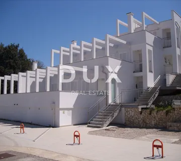 OTOK KRK, MALINSKA - Dvoetažni apartman sa vrtom 500m od mora - cover