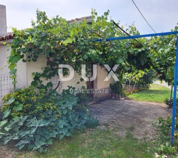 ISTRA, SOVINJAK - Starina za adaptaciju na mirnoj lokaciji, UPORABNA DOZVOLA - cover