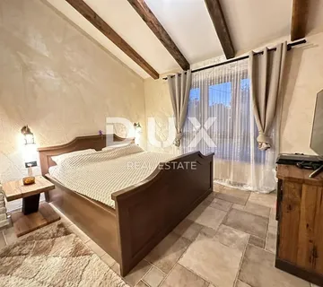 Otok Krk - Kamena vila s bazenom - cover