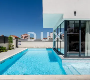 ZADAR, VRSI - Luksuzna vila s pogledom na more - cover