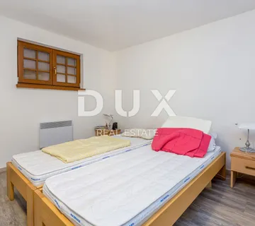 OTOK KRK, okolica Malinske - Renovirana autohtona kamena kuća s pogledom na more - cover