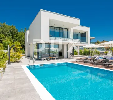 OPATIJA - Moderna vila s panoramskim pogledom na more - cover