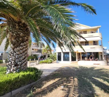 PRIVLAKA, ZADAR - EKSKLUZIVNA PRILIKA – Stan u 1. redu do mora! - cover