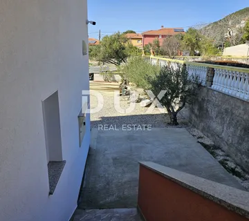 OTOK RAB, BANJOL - 3S + DB u višestambenoj zgradi - cover