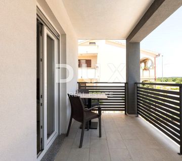 ISTRA, PULA - Apartmanska kuća - 15 app - BLIZINA MORA!! - cover