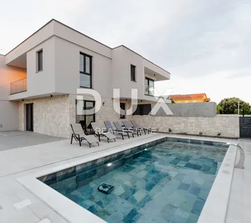 OTOK PAG, MANDRE - ekskluzivna dvojna kuća s bazenom. - cover