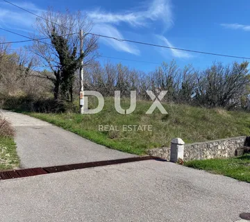 CRIKVENICA, BRIBIR - građevinsko zemljište 676 m2 uz asfaltiranu cestu za stambenu zgradu - stanove / apartmane / obiteljsku kuću / villu! PRILIKA! - cover