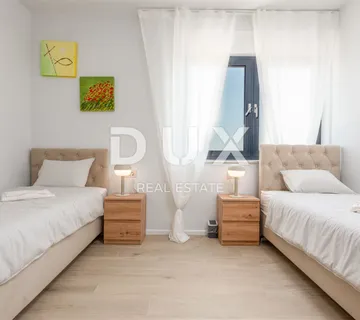 ZADAR, POLJICA BRIG - LUKSUZNA VILA S BAZENOM  - cover