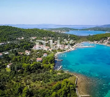 PAŠMAN, ŽDRELAC - građevinski teren 5778m2 s pogledom na more za stambenu zgradu – stanove /apartmane /  obiteljsku kuću / villu / kuću za iznajmljivanje - odmor s bazenom  - cover