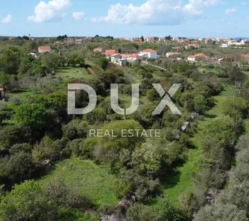 ZADAR, DEBELJAK - Građevinsko zemljište u mirnom dijelu naselja - cover