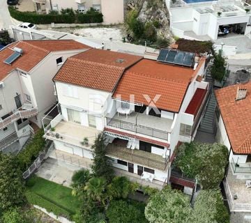 MAKARSKA, BAŠKA VODA - kuća sa 5 apartmana s pogledom na more! PRILIKA! - cover