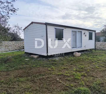 ISTRA, PEROJ - Mobilna kuća na građevinskom zemljištu s vodom i strujom - cover