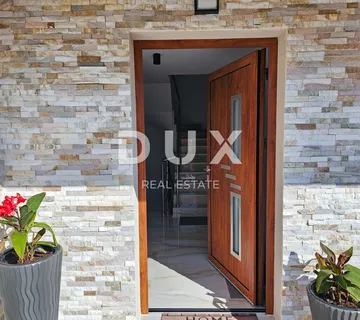 OTOK KRK, MALINSKA - Suvremena vila koja ima sve. I još malo više. - cover