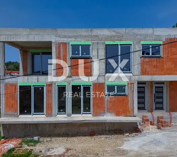 OTOK RAB, BANJOL - Penthouse s pogledom na more i 4 zvonika - cover