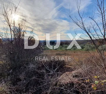 ISTRA, BARBAN - Zemljište s pravomoćnim građevinskim dozvolama i plaćenim komunalijama, prekrasan pogled sve do mora - cover