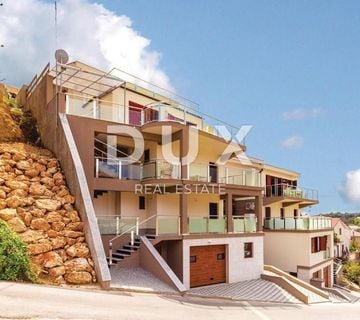 OTOK RAB, PALIT - Moderne vile s apartmanima nedaleko centra - cover