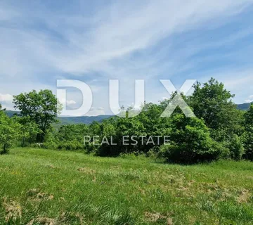 ISTRA, OPRTALJ - Prostrano zemljište u mirnom naselju s pogledom na krajolik - cover