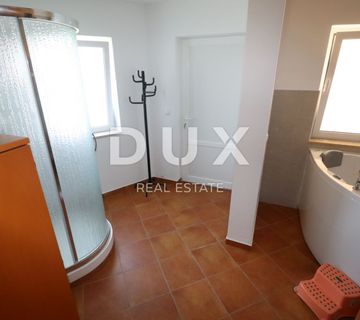 OTOK RAB, SUPETARSKA DRAGA - Prekrasna vila sa bazenom na odličnoj lokaciji - cover