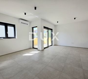 ISTRA, ŠTINJAN - Savršen spoj luksuza i komocije, 2SS+DB stan s privatnom garažom udaljen svega 500m od uređenih plaža i dugih šetnjica uz more - cover