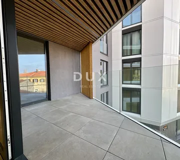 UMAG, CENTAR - Stan u luksuznoj novogradnji, prvi red do mora - cover