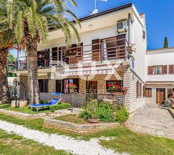 ISTRA, PREMANTURA - Dva apartmana sa garažom i velikom okućnicom! - cover