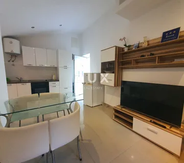 OPATIJA, CENTAR - dugoročan najam! stan u centru Opatije s parkirnim mjestom - cover