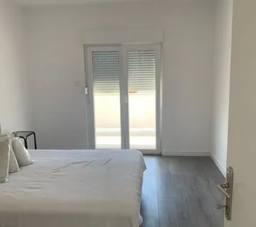 RAB, LOPAR- uređeni apartman na odličnoj lokaciji - cover