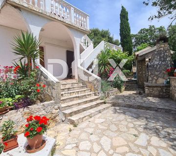 OTOK PAG, NOVALJA - apartmanska kuća blizu mora - cover