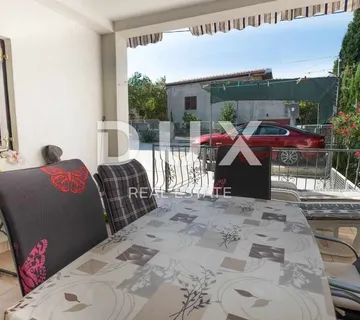 ZADAR, GORNJI KARIN - Katnica s tri apartmana u blizini mora - cover