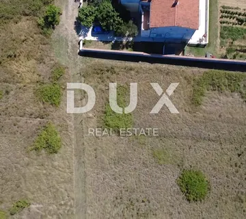ZADAR, NIN - Građevinsko zemljište sa građevinskom dozvolom za dvojnu kuću! - cover