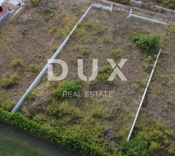 ZADAR, MURVICA - Građevinsko zemljište 640 m² - Ograđeno zidom! - cover