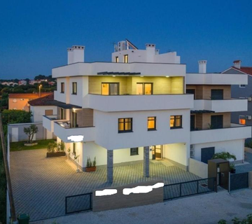 ISTRA, PULA - LUKSUZNA APARTMANSKA VILLA  - cover