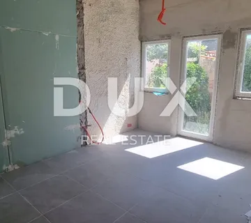 ISTRA, PULA - Stan za adaptaciju u centru! - cover