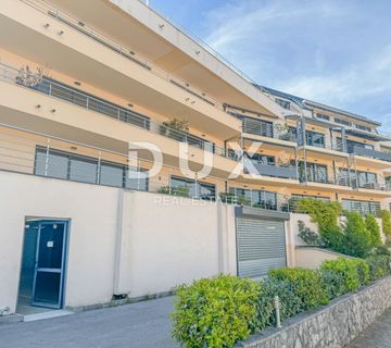 OPATIJA, CENTAR - predivan stan s terasom i garažnim mjestom s fantastičnim pogledom na more, BAZEN! - cover