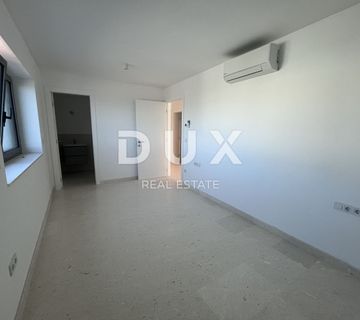 ŠIBENIK, VODICE - Dvoetažni penthouse prvi red do mora - cover