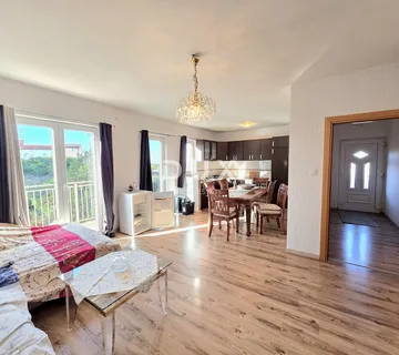 ISTRA, VRSAR (okolica) - 2SS+DB stan na traženoj i mirnoj lokaciji s vrtom i privatnim parkingom - cover