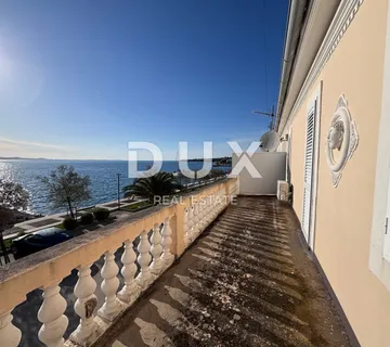 ZADAR, PETRČANE - Prekrasna dvojna kuća 1. red do mora - cover