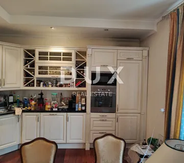 OPATIJA, CENTAR - 2s+db stan na prvom katu - cover